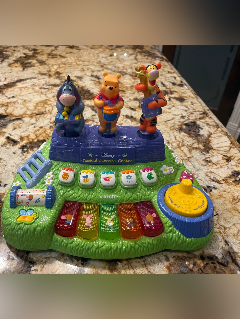 Vtech Disney Winnie the Pooh & Friends Teach n’ Lights Musical Learning Center